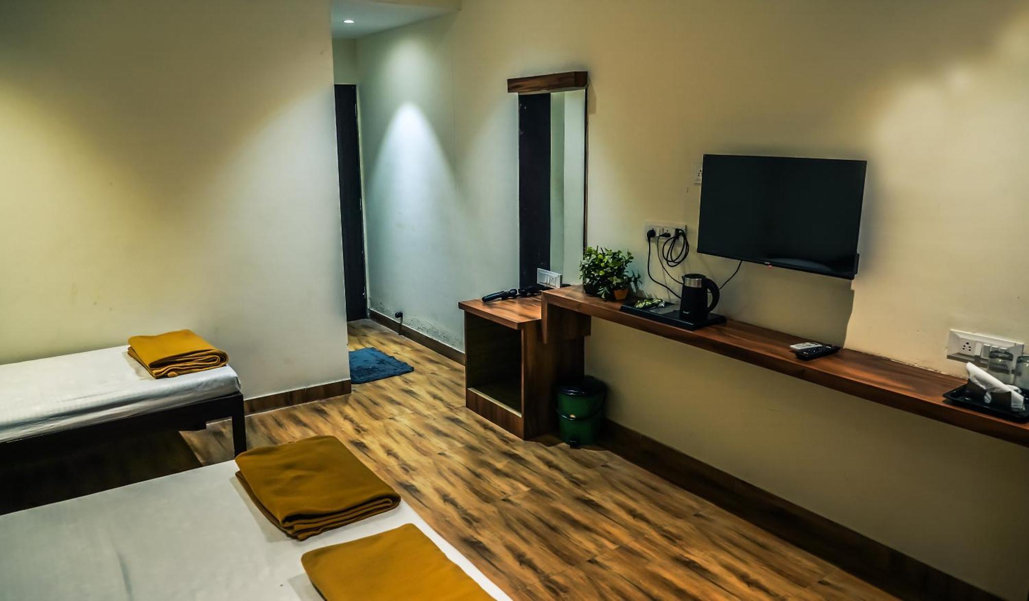 Whispering Peepul Resort Badlapur Esterno foto