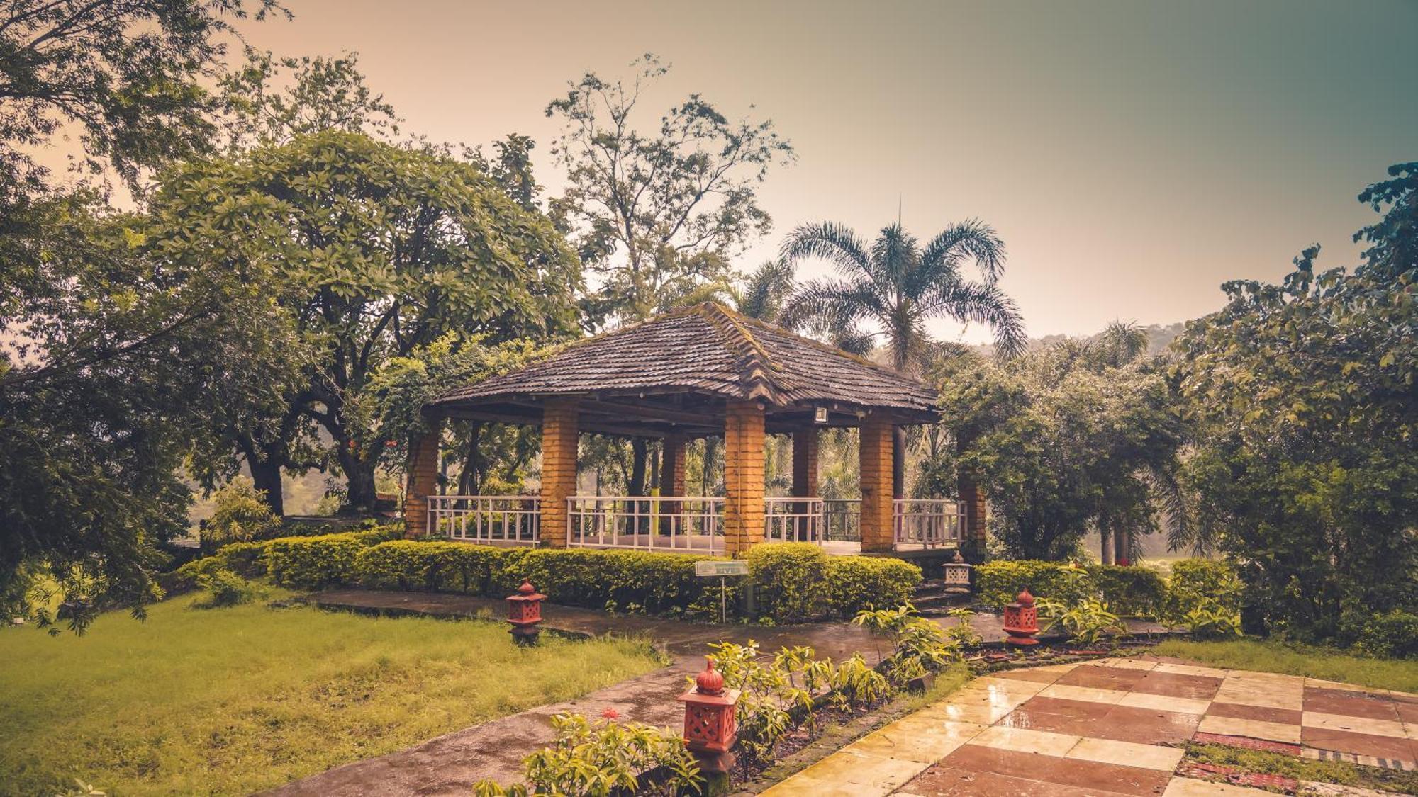 Whispering Peepul Resort Badlapur Esterno foto