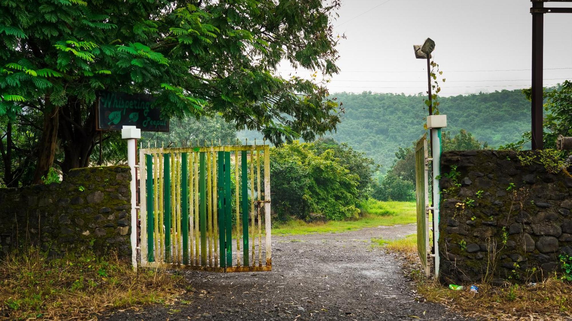 Whispering Peepul Resort Badlapur Esterno foto