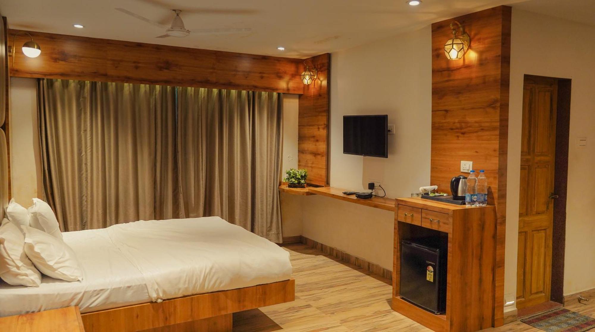 Whispering Peepul Resort Badlapur Esterno foto