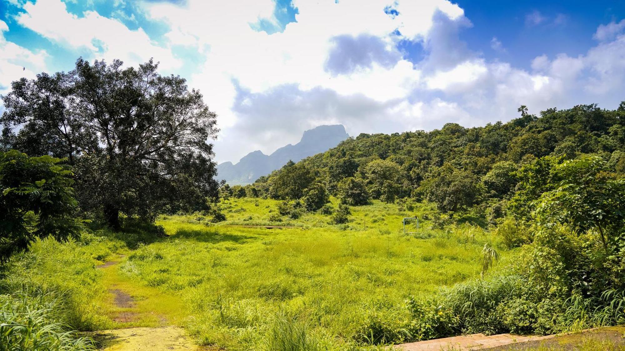 Whispering Peepul Resort Badlapur Esterno foto
