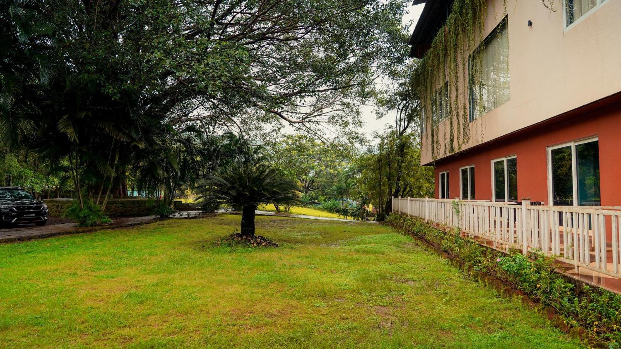 Whispering Peepul Resort Badlapur Esterno foto