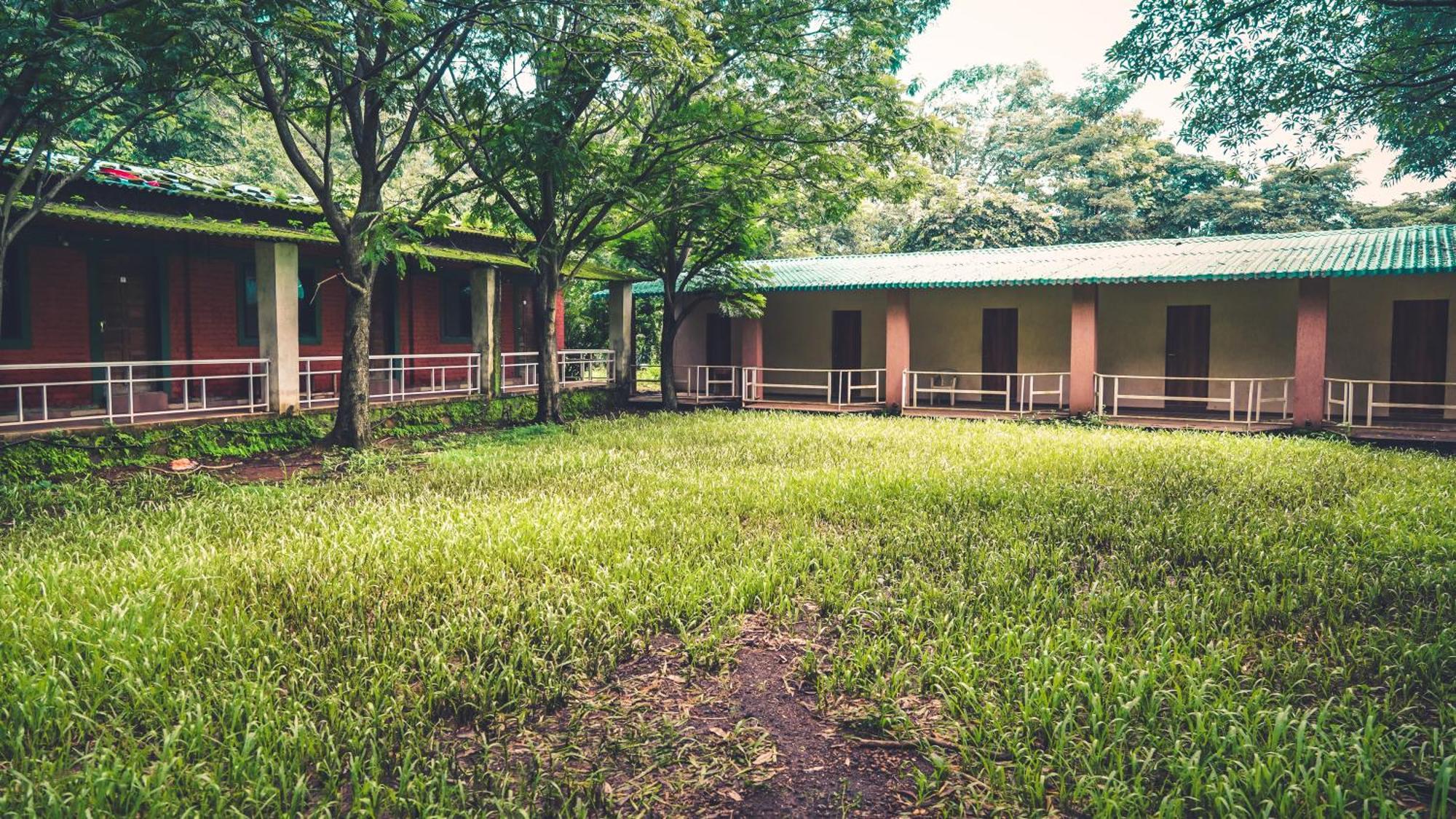 Whispering Peepul Resort Badlapur Esterno foto