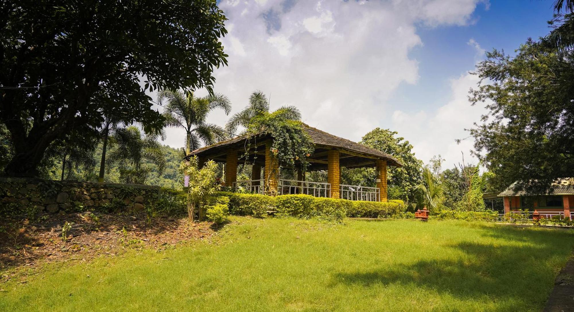 Whispering Peepul Resort Badlapur Esterno foto