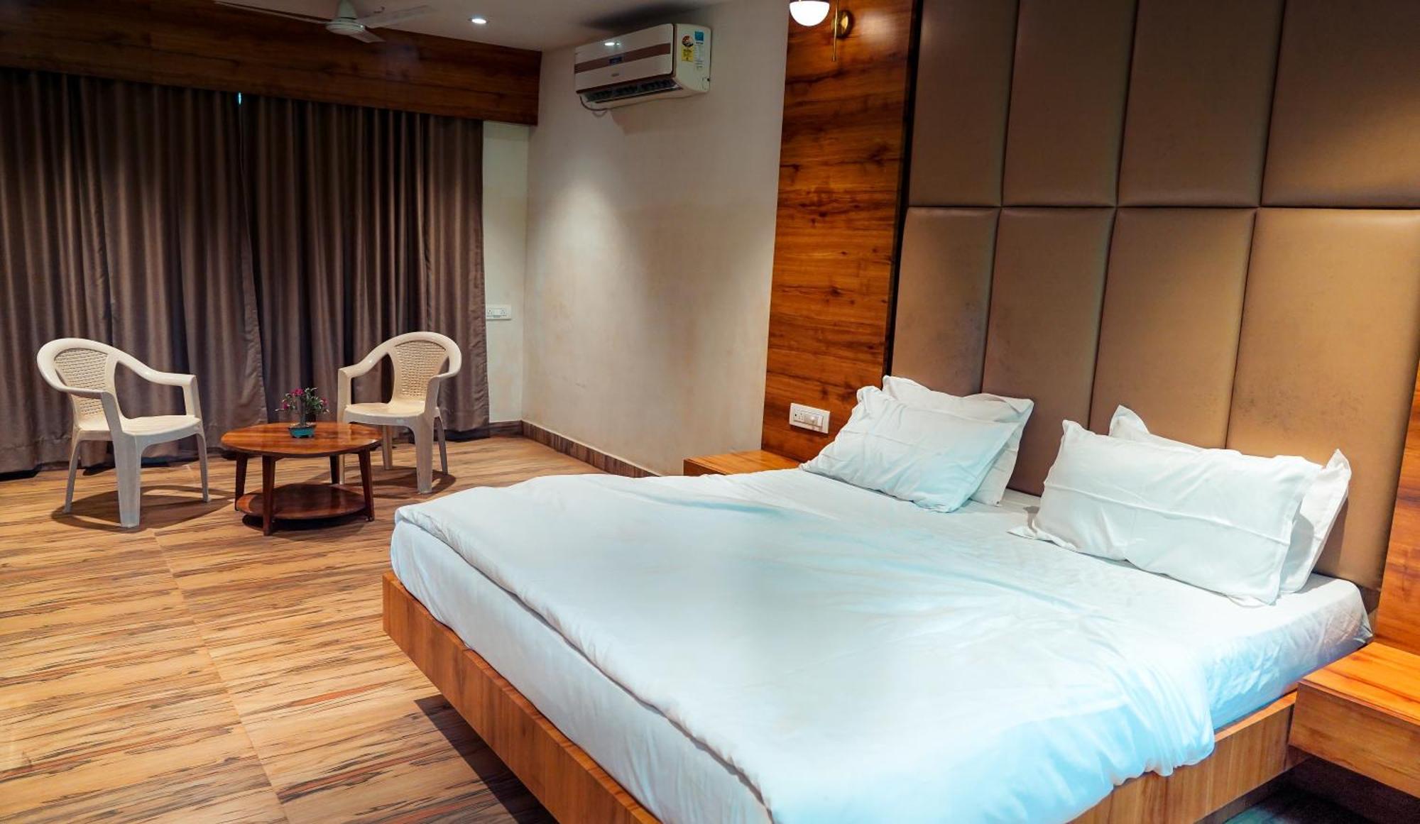 Whispering Peepul Resort Badlapur Esterno foto