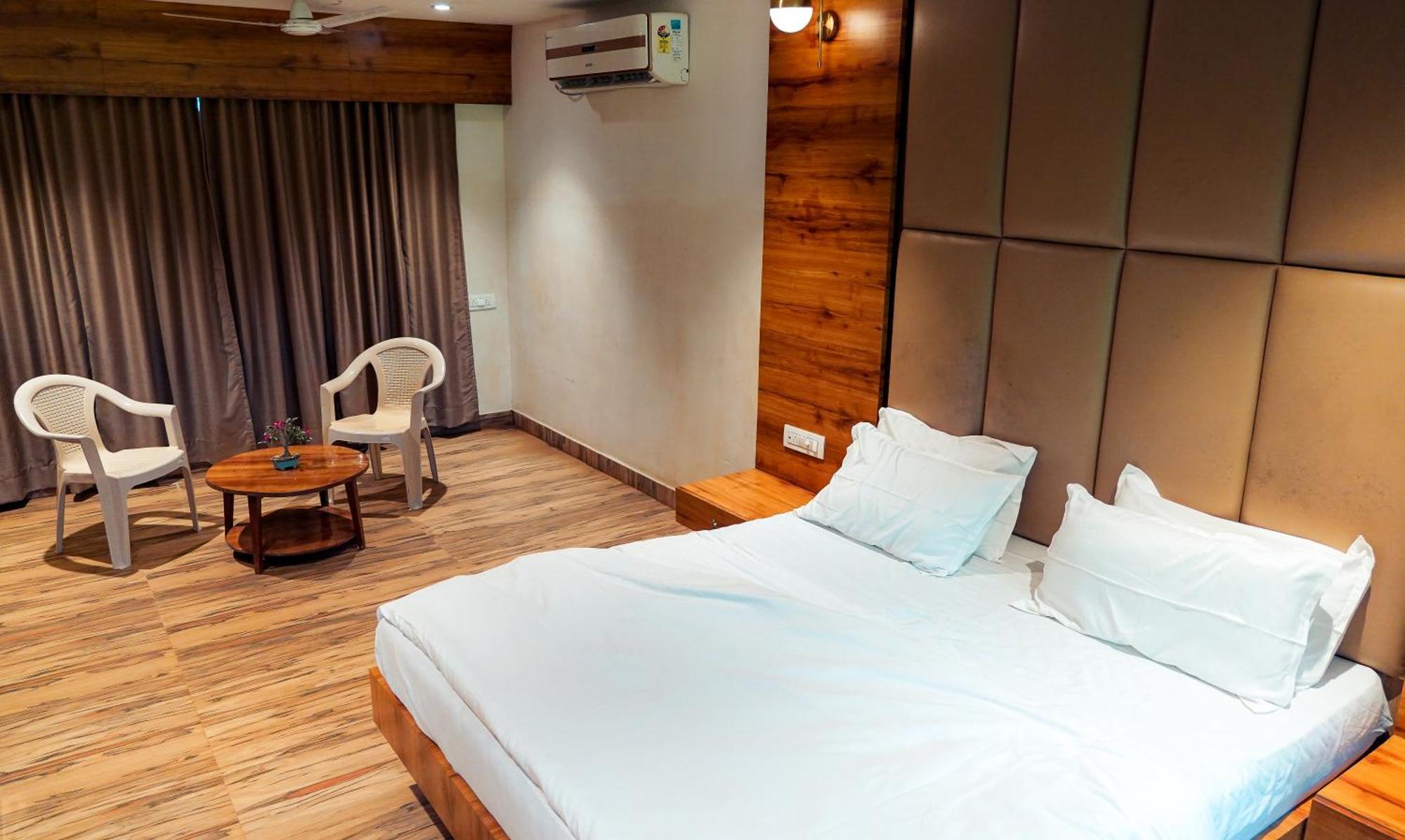 Whispering Peepul Resort Badlapur Esterno foto